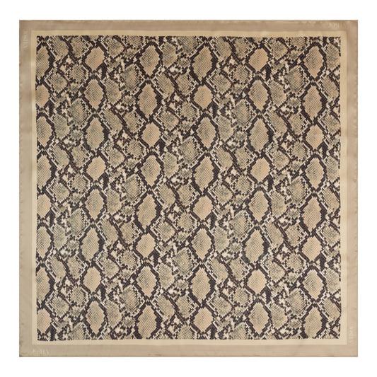 Quadratischer Schal Josh V Desie - Snake mit durchgehendem Schlangenmuster in Beige, stilvolles Fashion-Accessoire flach ausgelegt