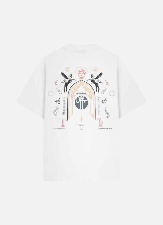 Off the Pitch Sacred Loose Fit Tee - White in Rückenansicht mit großem Sacred Artwork-Print, weißes Loose Fit T-Shirt mit detailreichem Grafikdesign und Statement-Print auf dem Rücken.