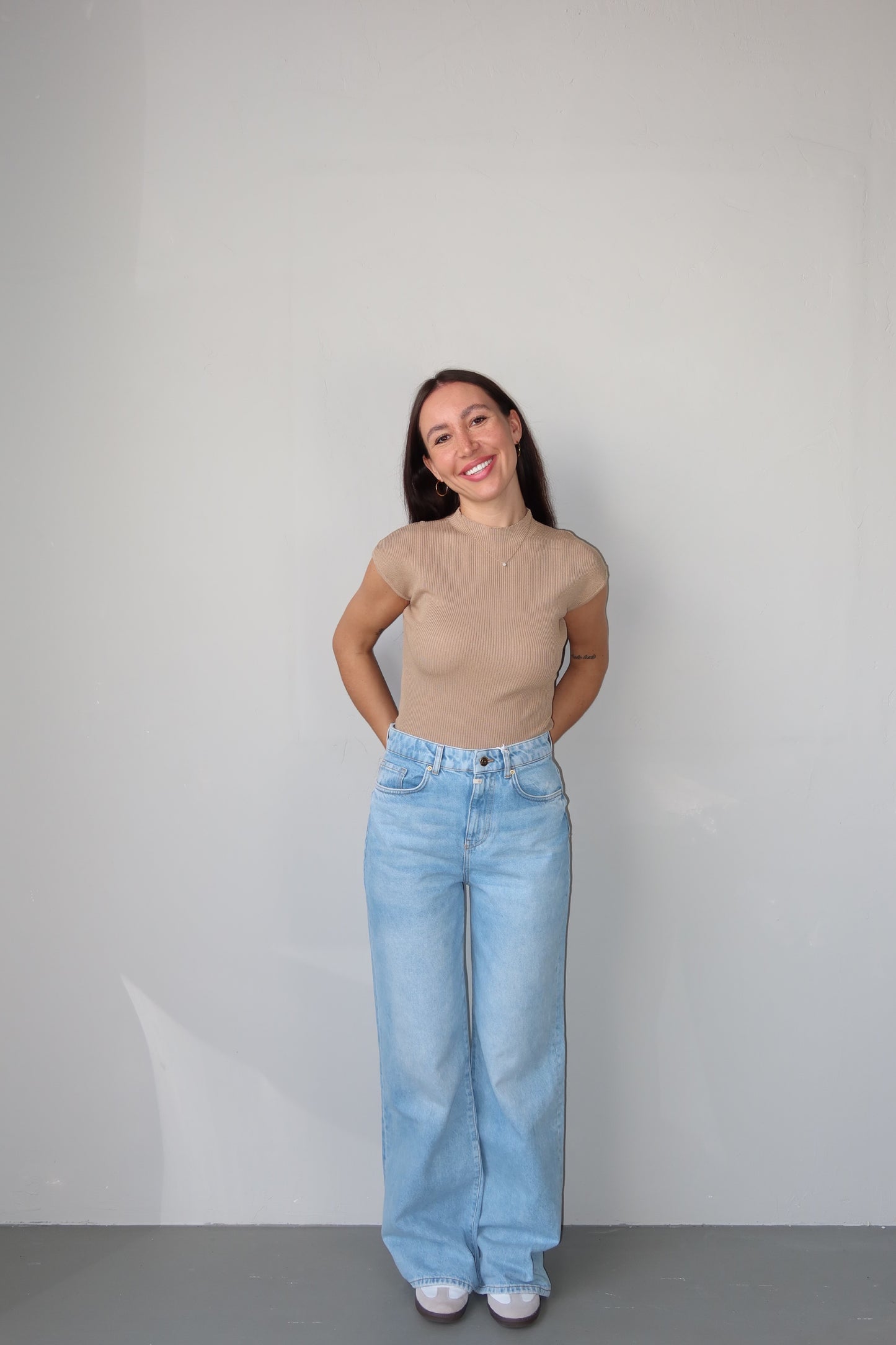 celincarolin Serenity Knit Tee Warm Caramel Vorderansicht