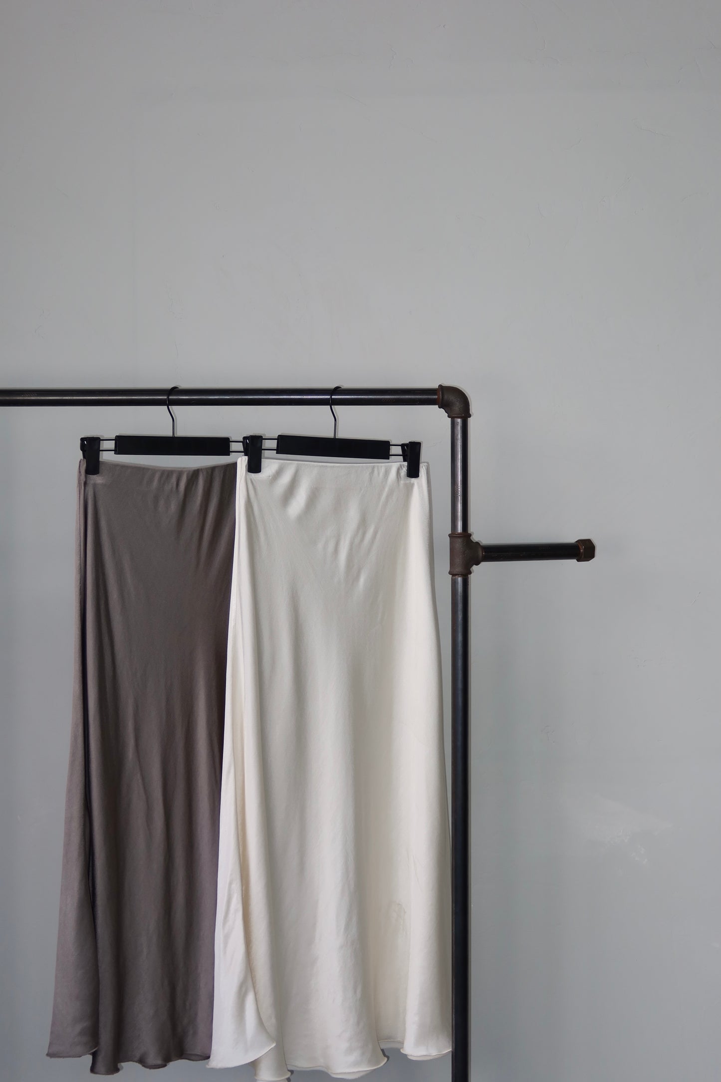 celincarolin Soft Flow Skirt Mocha Haze an der Stange