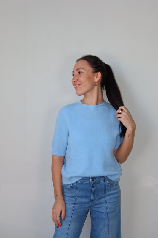 celincarolin celeste knit sky glow Vorderansicht Nahaufnahme