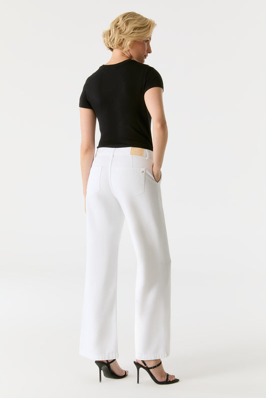Cup Of Joe Maxine - Wide Leg - White Jeans in Rückansicht – Weiße Damenjeans mit weitem Bein und stilvollem Look für Alltag und Büro