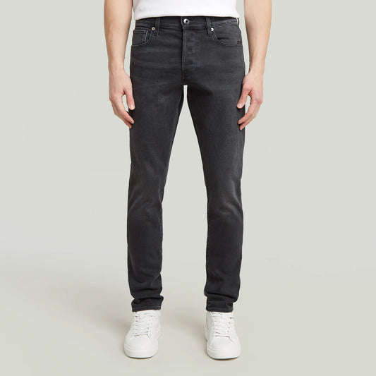 Vorderansicht der G-Star 3301 Slim Jeans in Antic Charcoal mit Fokus auf Passform und Schnitt