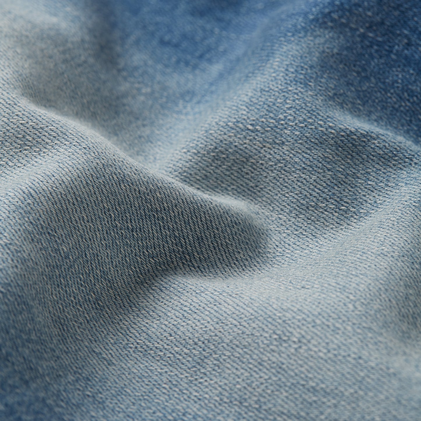 Textur und Material der G-Star Arc 3D Skinny Jeans in Medium Aged, Nahaufnahme des hochwertigen Denim-Stoffs.