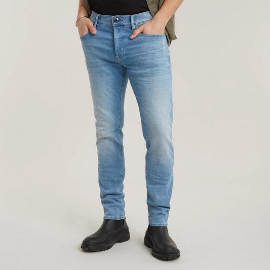 Vorderansicht der G-Star 3301 - Slim - Light Indigo Aged Jeans im hellblauen Washed-Look