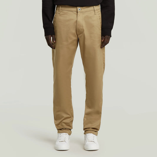 Vorderansicht der G-Star Morry Tapered Chino Safari mit schmal zulaufendem Schnitt.