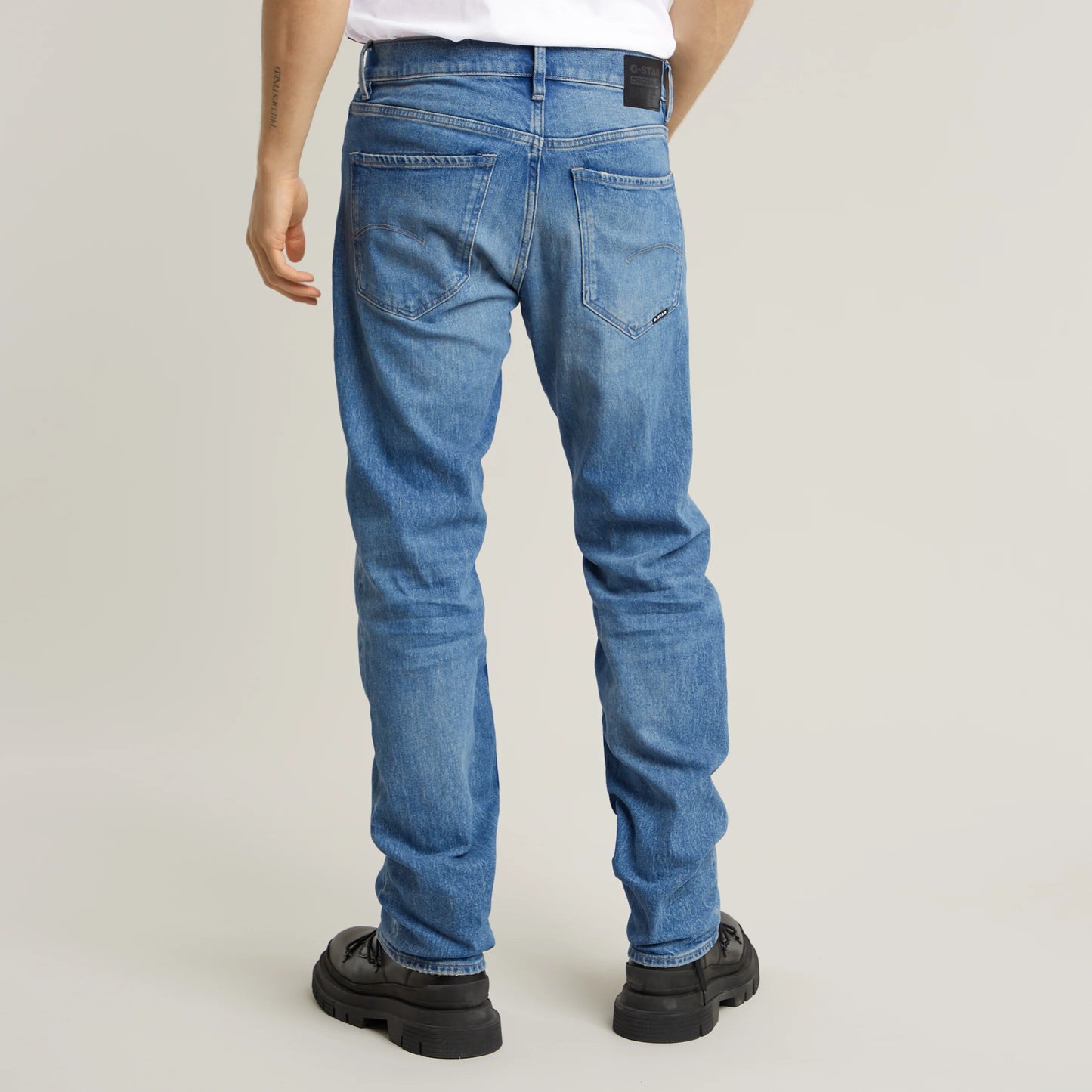 G-Star Mosa - Straight - Sun Faded Blue Donau Jeans von hinten mit klassischem 5-Pocket-Stil