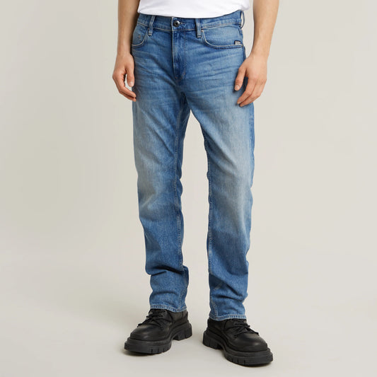 G-Star Mosa - Straight - Sun Faded Blue Donau Jeans mit mittlerer Bundhöhe und geradem Bein von vorne