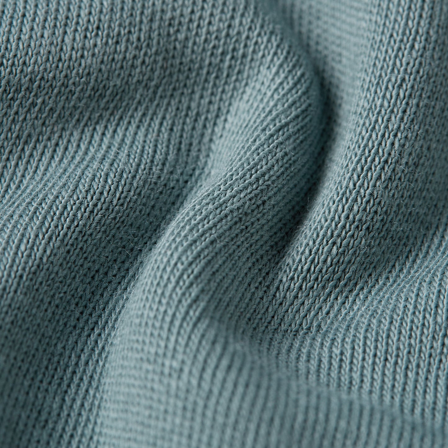 Detailansicht des Stoffes des G-Star Nifous T-Shirts in Bolt Grey, zeigt die hochwertige Materialstruktur.