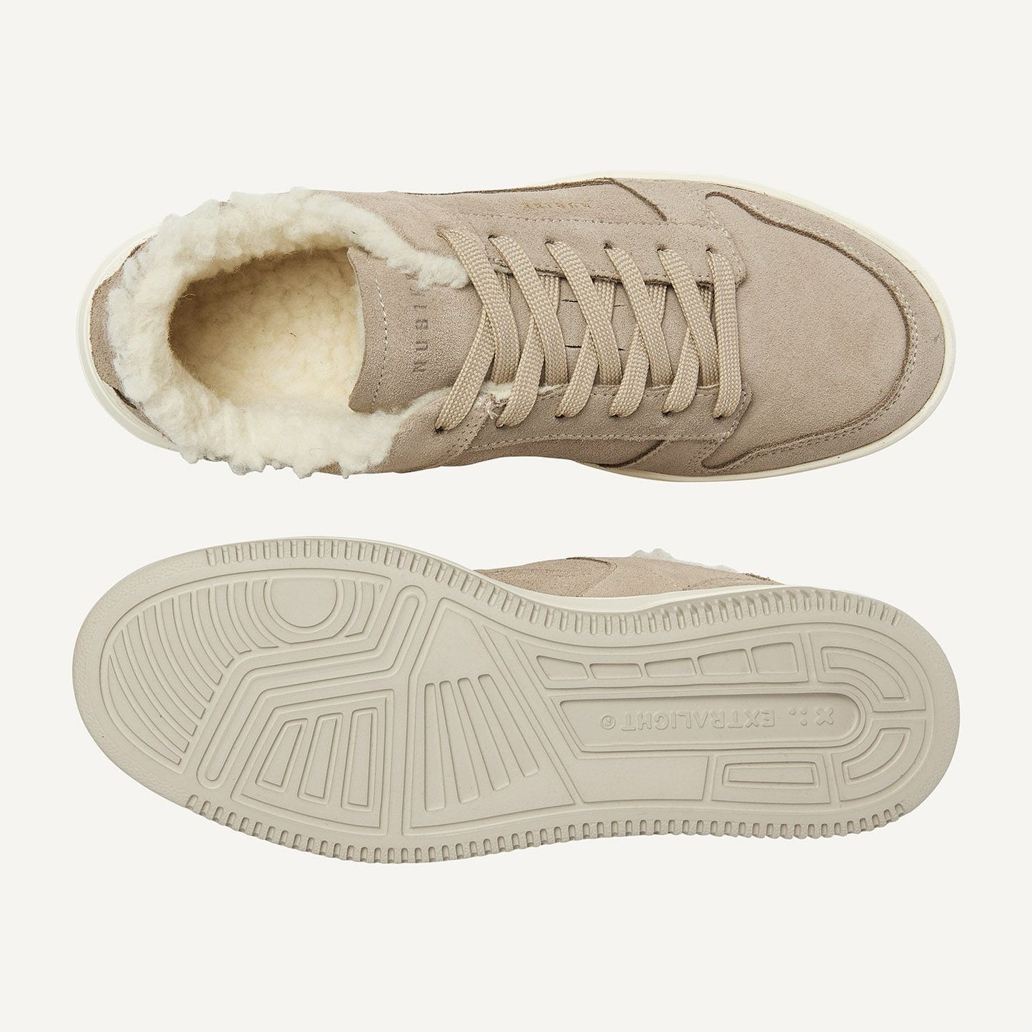 Rückansicht des Nubikk Basket Teddy Sneakers in Taupe mit markanter Fersenkonstruktion und schlichter Sohle.