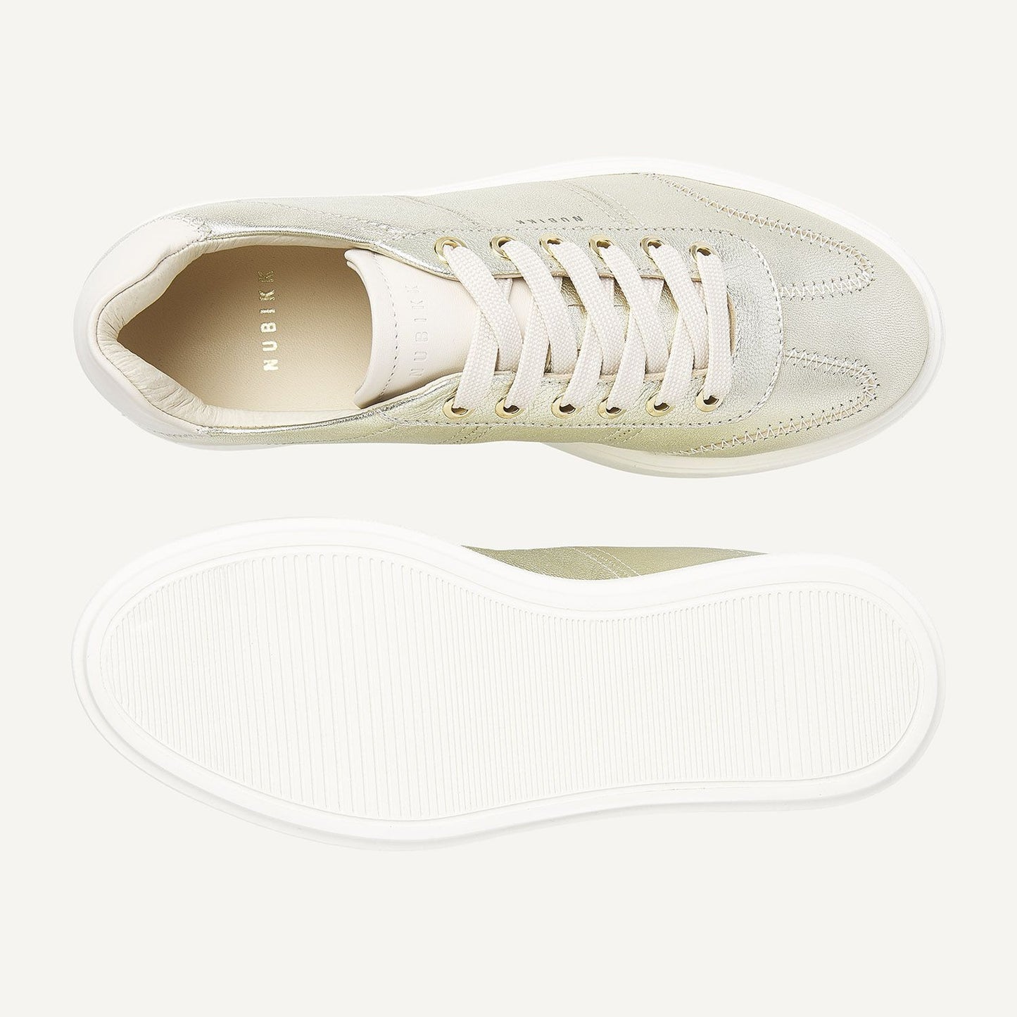 Nubbik Elise Wing II Gold Metallic Shiny – Top-Ansicht der glänzenden goldenen Sneaker mit weißer Platform-Sohle.