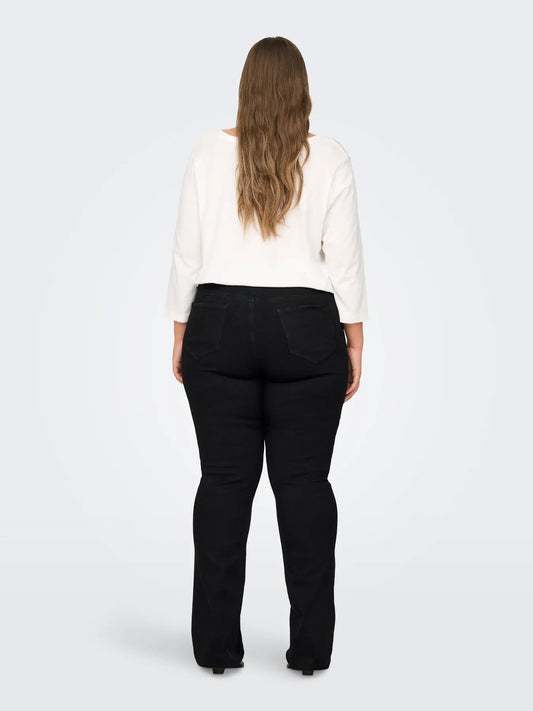 Rückansicht der Only Carmakoma Sally - High Waist Flared Jeans in Schwarz, bequem geschnitten und perfekt für kurvige Frauen.