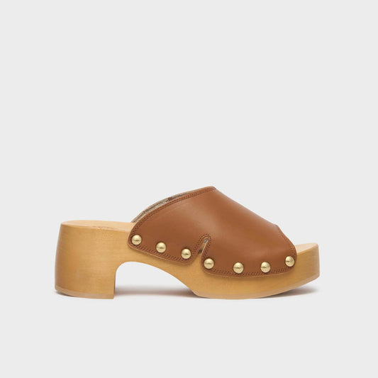 Scholl Pescura Wave - Cognac Seitenansicht Holzclog mit dicker Sohle und Lederoberteil