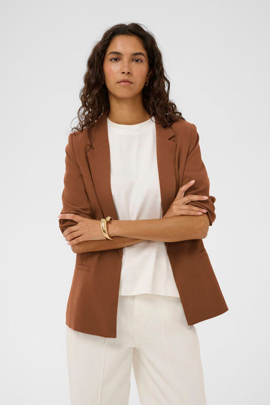 Soaked Shirley Blazer - Cappuccino, klassischer Damenblazer im Regular Fit mit Revers und 3/4-Ärmeln, Frontansicht