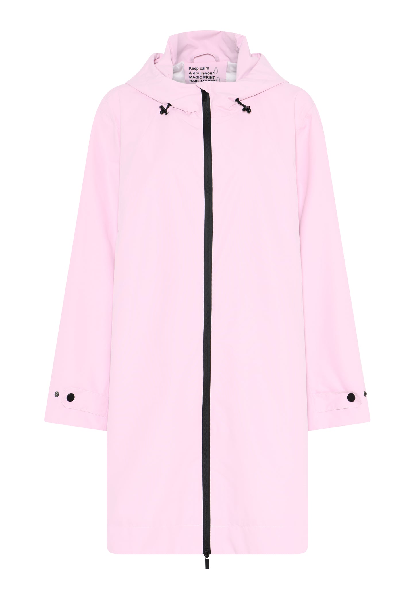 Cero Etage Raincoat - Light Pink in zartem Rosa, langer wasserdichter Regenmantel mit Kapuze, schwarzem Frontreißverschluss und Druckknopfdetails an den Ärmeln