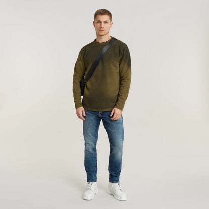 Kompletter Look mit der G-Star 3301 - Regular Tapered Jeans in Vintage Azure an einem Modell