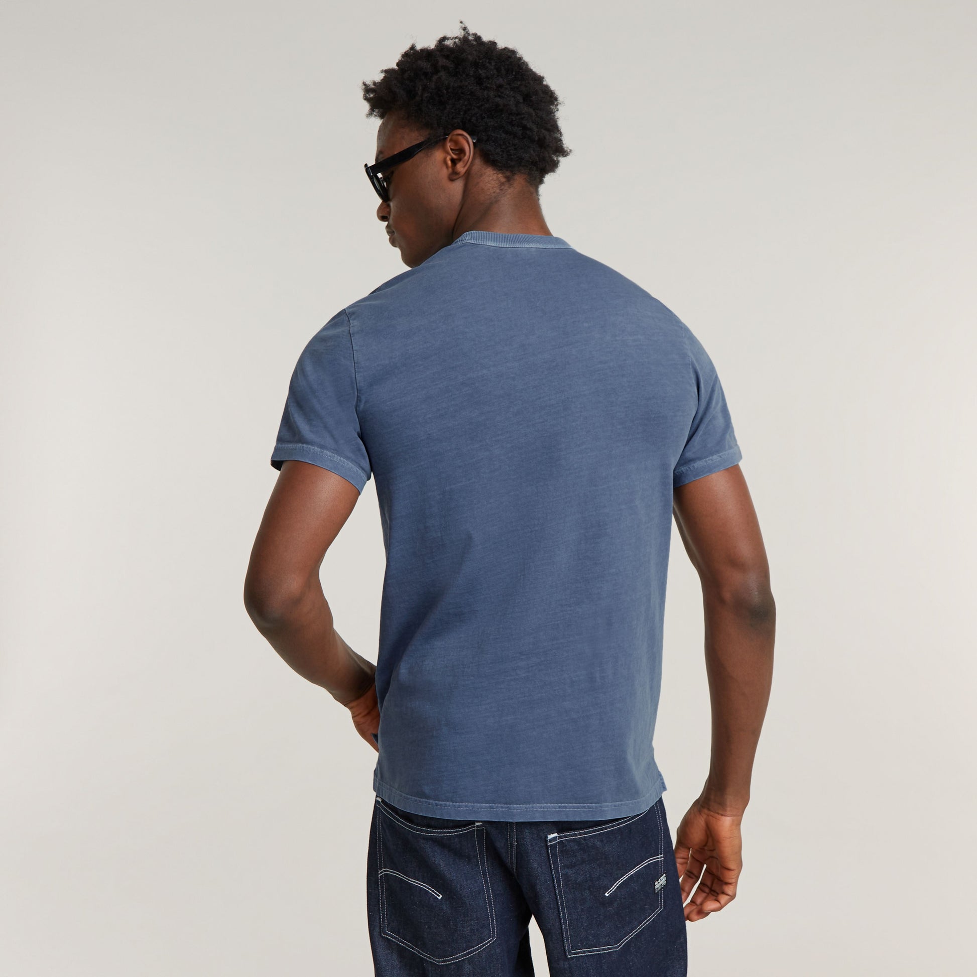 G-Star T-Shirt Nifous in Sea Blue Modell Rückansicht