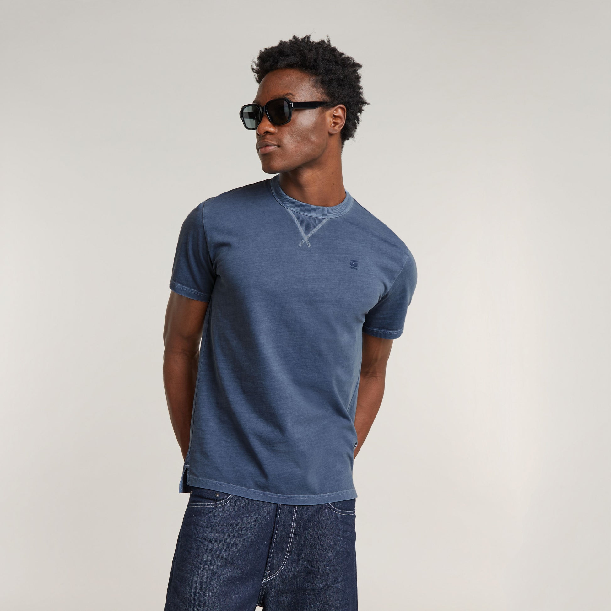 G-Star T-Shirt Nifous in Sea Blue Modell Vorderansicht