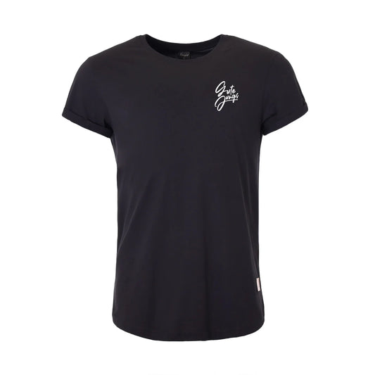 Kleinigkeit Roundcut Shört in Schwarz mit "Gute Jungs" Schriftzug, modisches Jersey-Shirt mit Ärmelumschlag und Rundhalsausschnitt.