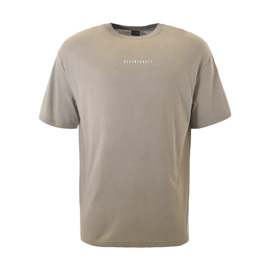 Kleinigkeit Greatcut T-Shört KK Mitte in Olive mit minimalistischem Logo-Print auf der Brust. Stilvolles und hochwertiges Herren-T-Shirt.
