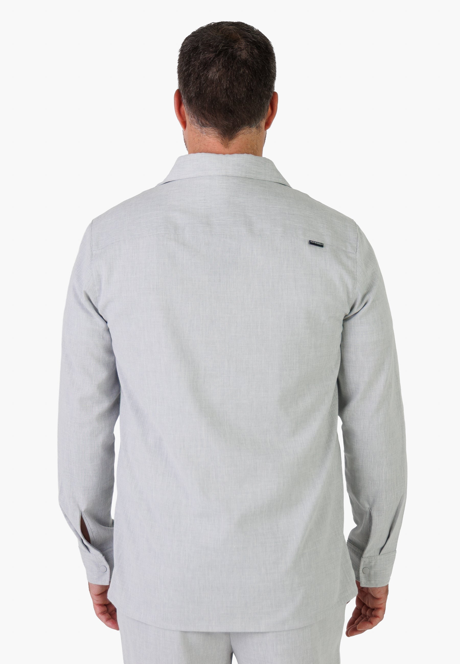 Kleinigkeit Lein Gosling Shirt - Salt Grey Herren Leinenhemd in Rückansicht mit geradem Schnitt und dezenter Logo-Detailierung