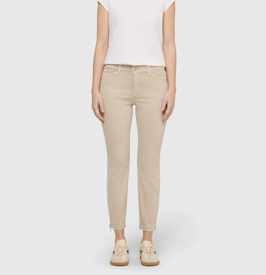 Mac Dream Chic - High Waist Slim - Smoothly Beige Damenjeans in Beige mit schmaler Passform und Frontansicht