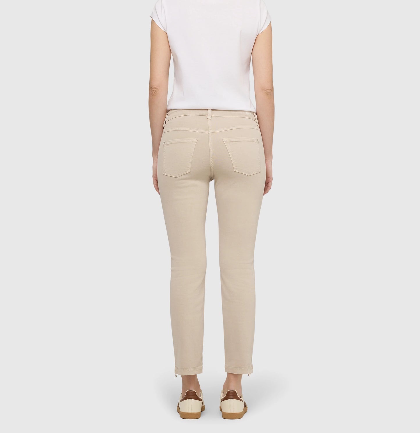Mac Dream Chic - High Waist Slim - Smoothly Beige Slim Fit Jeans in Beige mit Rückansicht