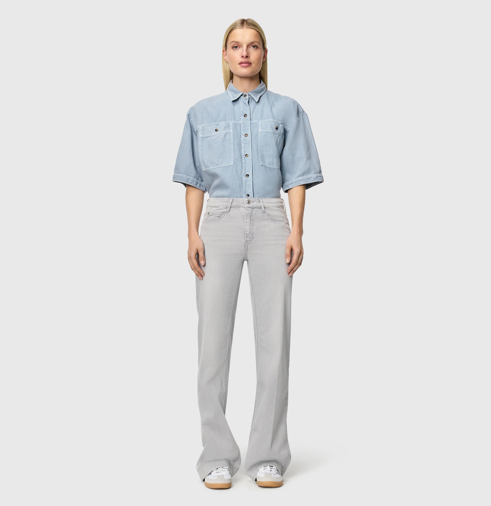 Mac Dream Wide - Mid Waist Wide Leg - Ash Grey Washed Damenjeans mit weitem Bein und lässigem Denim-Look in Hellgrau