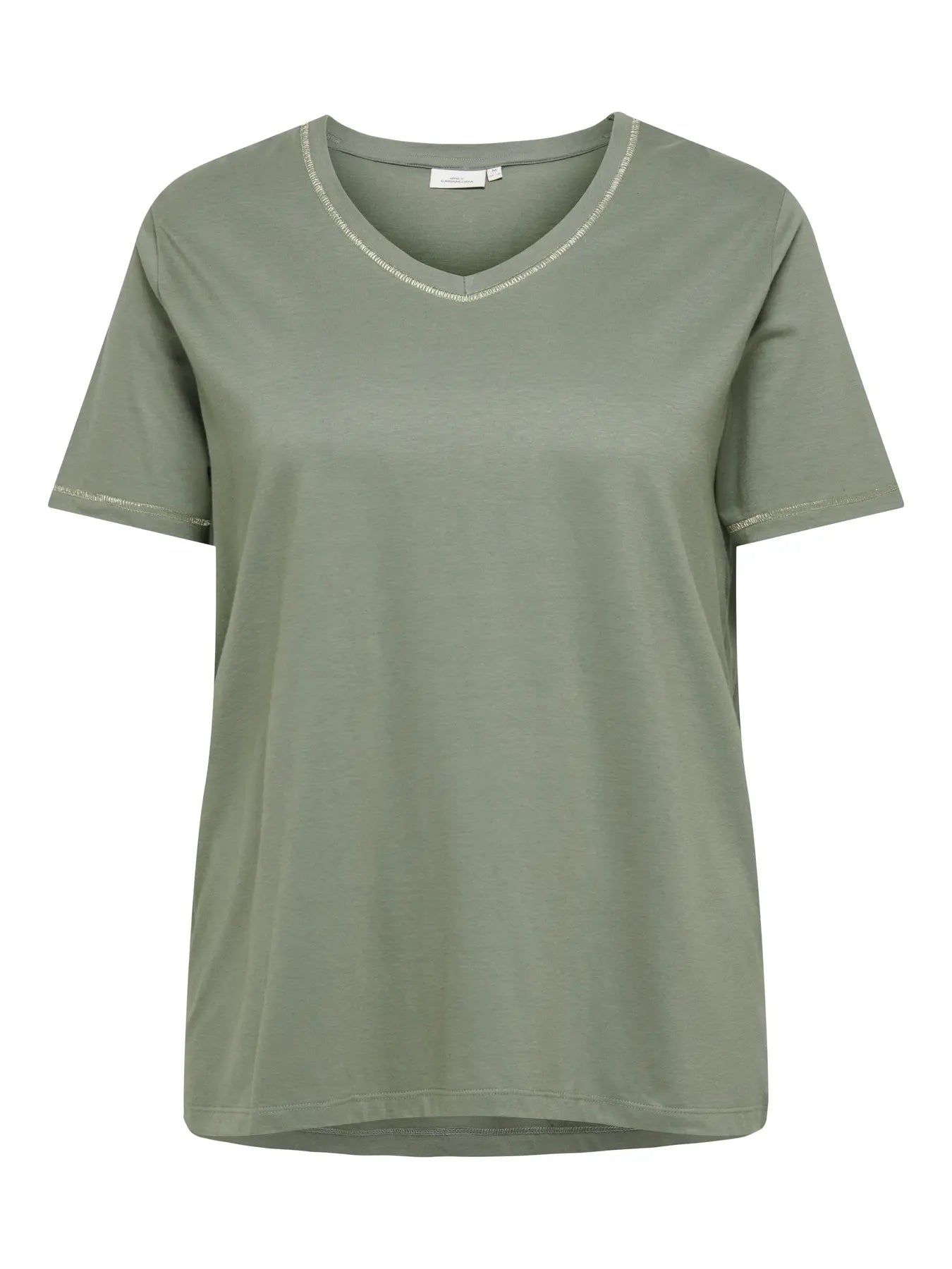 Only Carmakoma Hunter V-Neck Tee - Laurel Wreath in der Frontansicht: grünes Damen T-Shirt mit V-Ausschnitt, lockerer Passform und dezenten Ziernähten an Ausschnitt und Ärmeln.