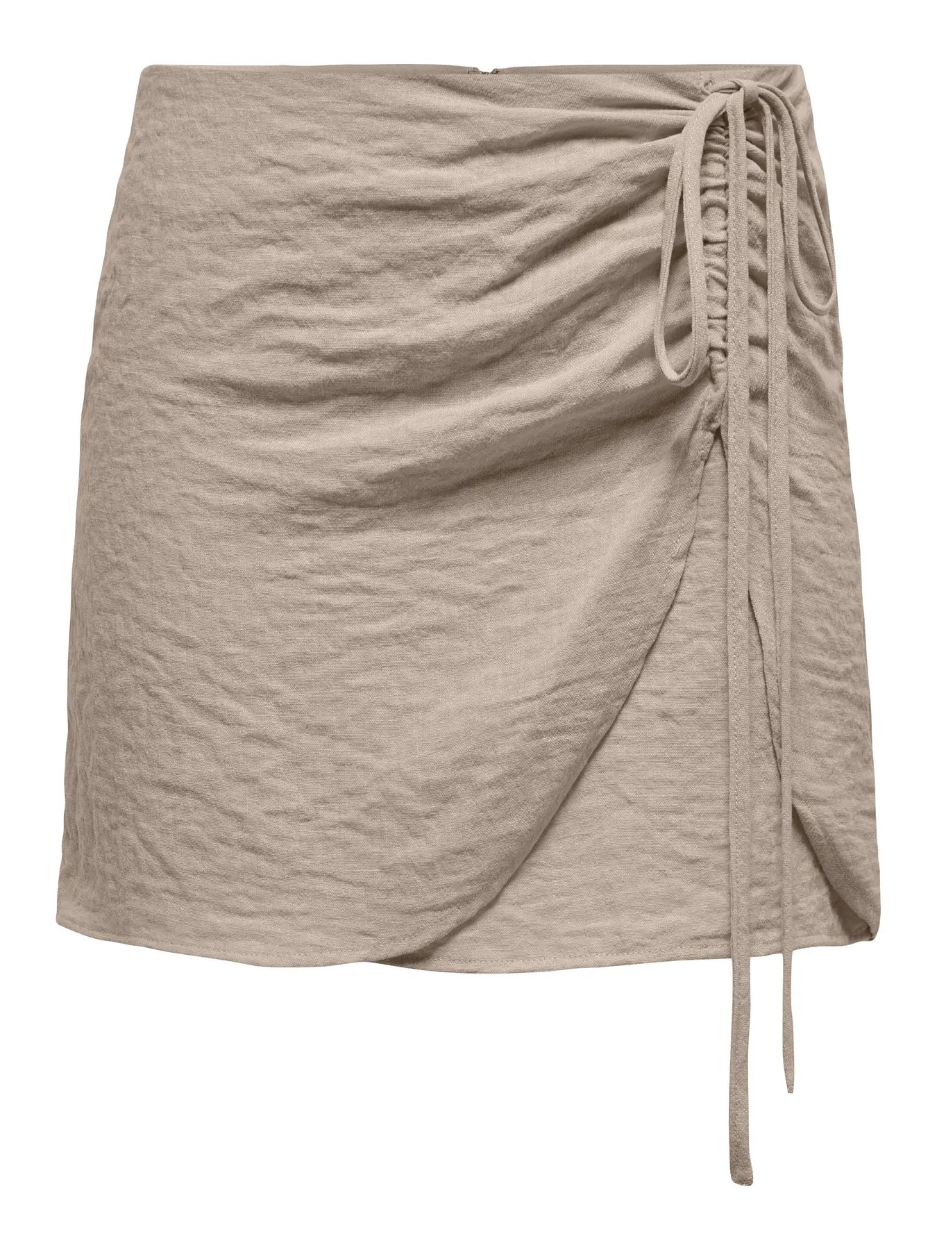 Vorderansicht des Only Emmia Life Skirt in Pure Cashmere, beigefarbener Wickelrock mit Raffung und Bindeband aus leichtem, strukturiertem Stoff.