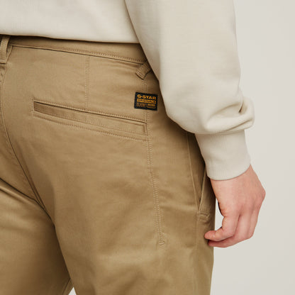 Rückansicht der G-Star Morry Tapered Chino Safari mit Logo-Detail
