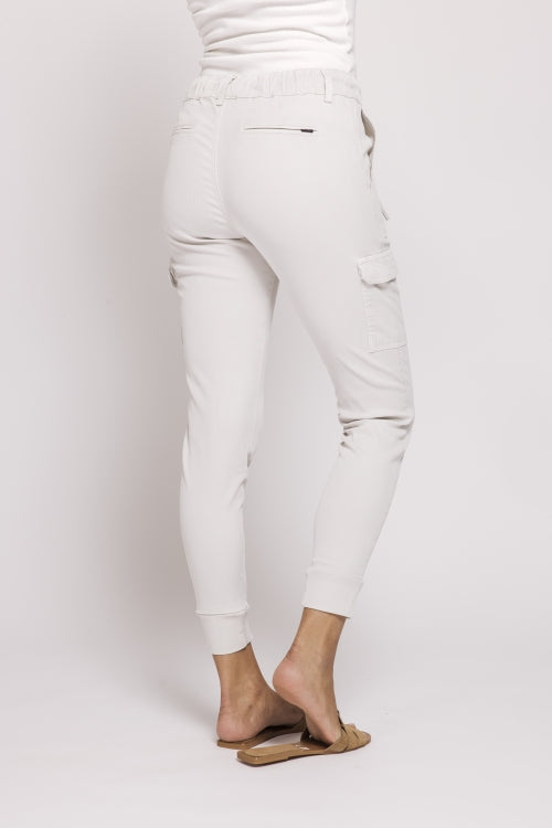 Zhrill Daisey Striped - Grey Damen-Cargohose mit Gesäßtasche, elastischem Saum und bequemer Passform in Rückansicht