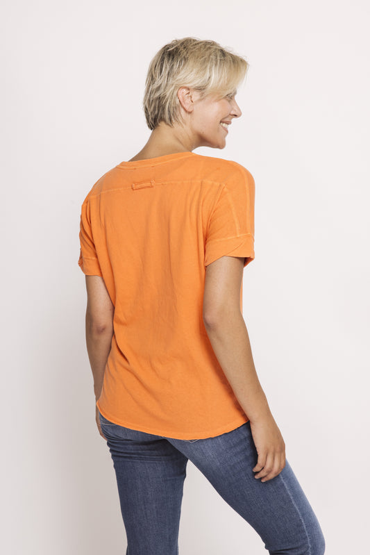 Zhrill Rahel - Orange Damen T-Shirt Rückansicht mit lockerem Schnitt und kurzen Ärmeln in kräftigem Orange