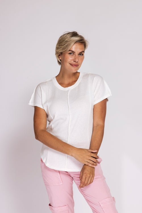 Zhrill Rosay - White Damen T-Shirt in Weiß mit sichtbarer Mittelnaht und modernem Casual Look
