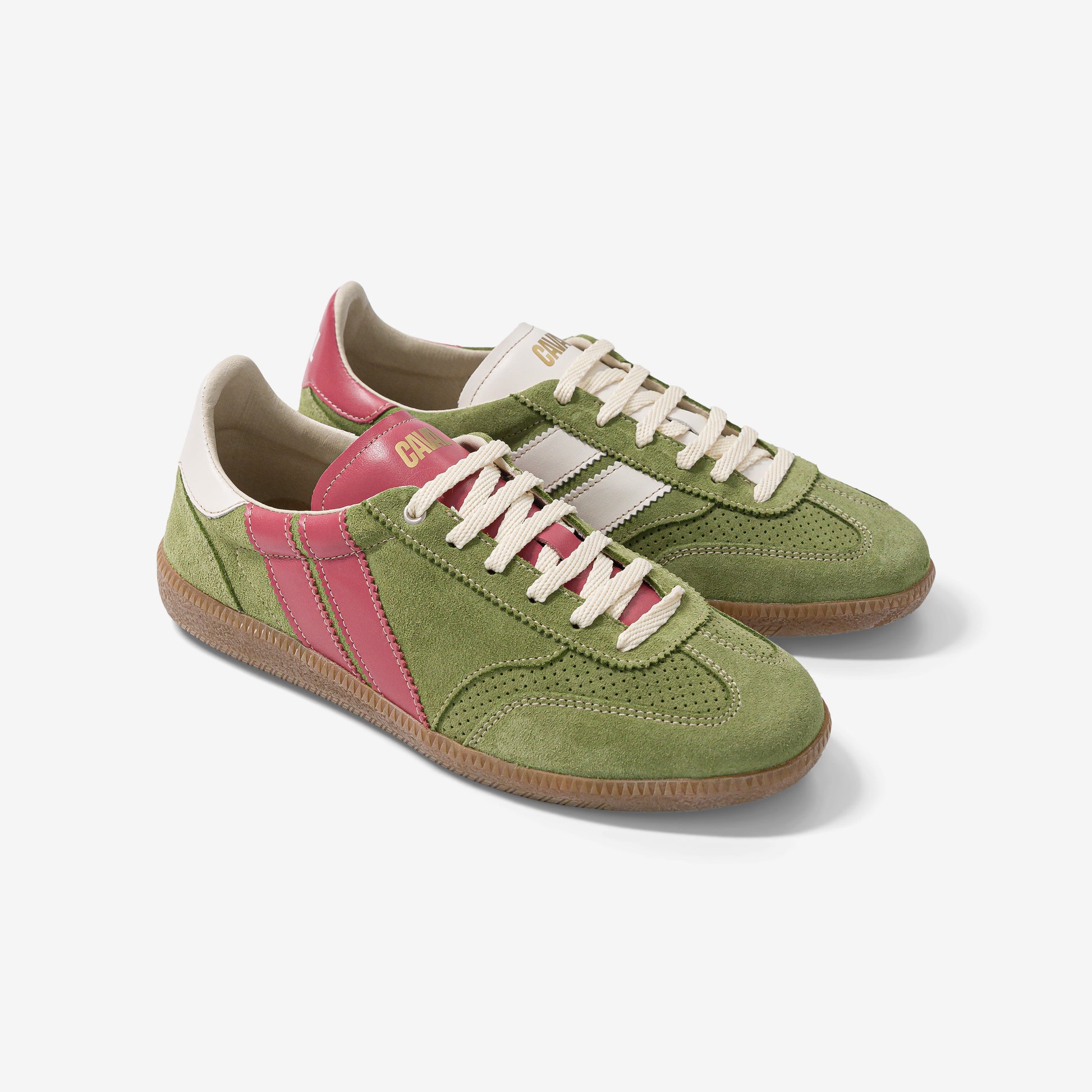 Caval Matcha Berry Sneaker in der Seitenansicht als Paar, unisex Retro-Sneaker in Grün, Weiß und Rosa mit Gummisohle