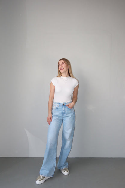 celincarolin Serenity Knit Tee Pure Cloud Vorderansicht
