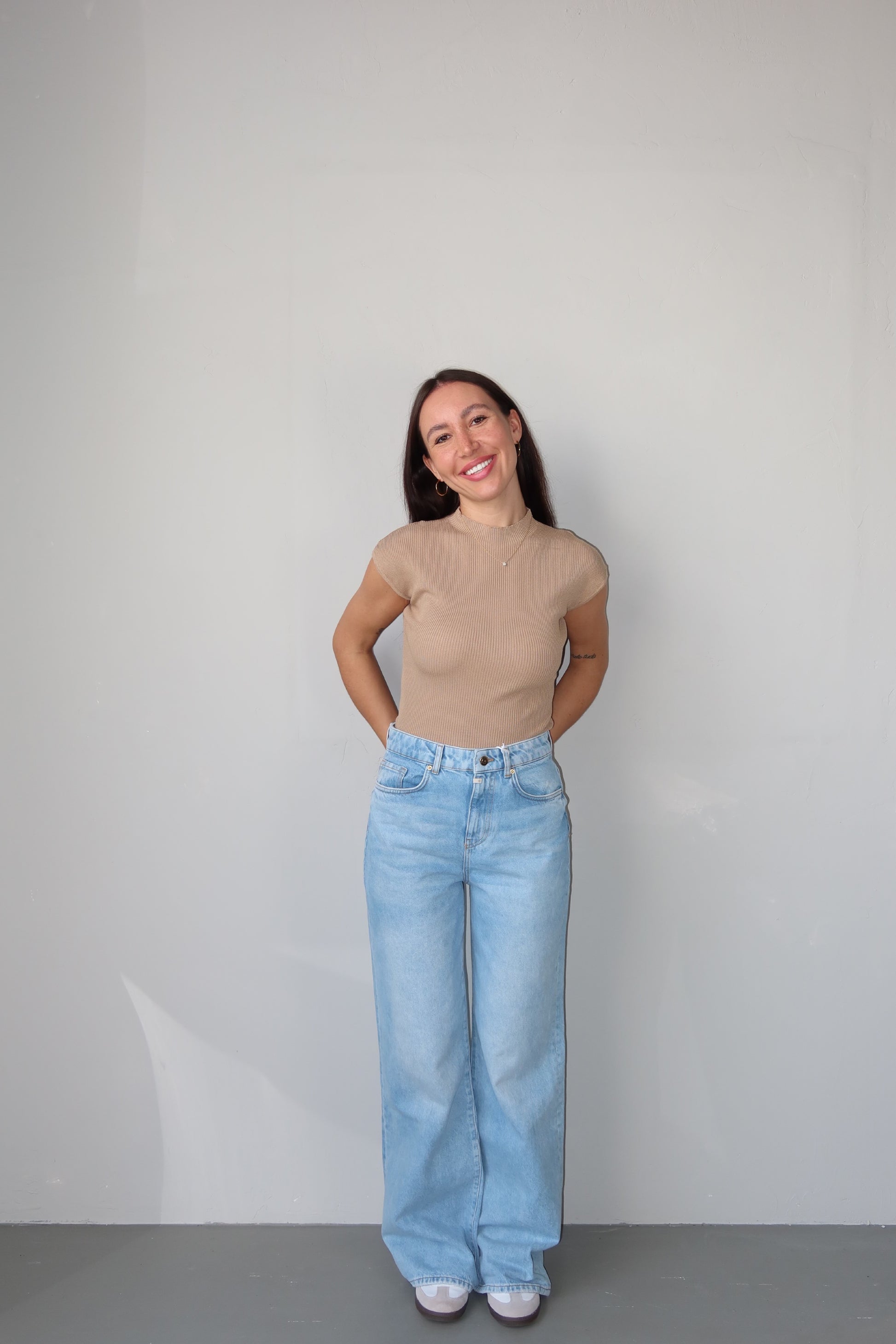 celincarolin Serenity Knit Tee Warm Caramel Vorderansicht