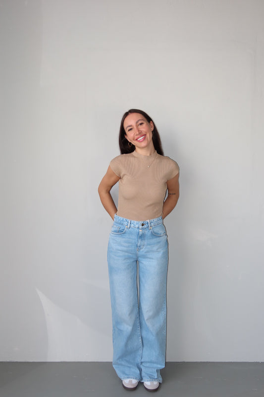 celincarolin Serenity Knit Tee Warm Caramel Vorderansicht