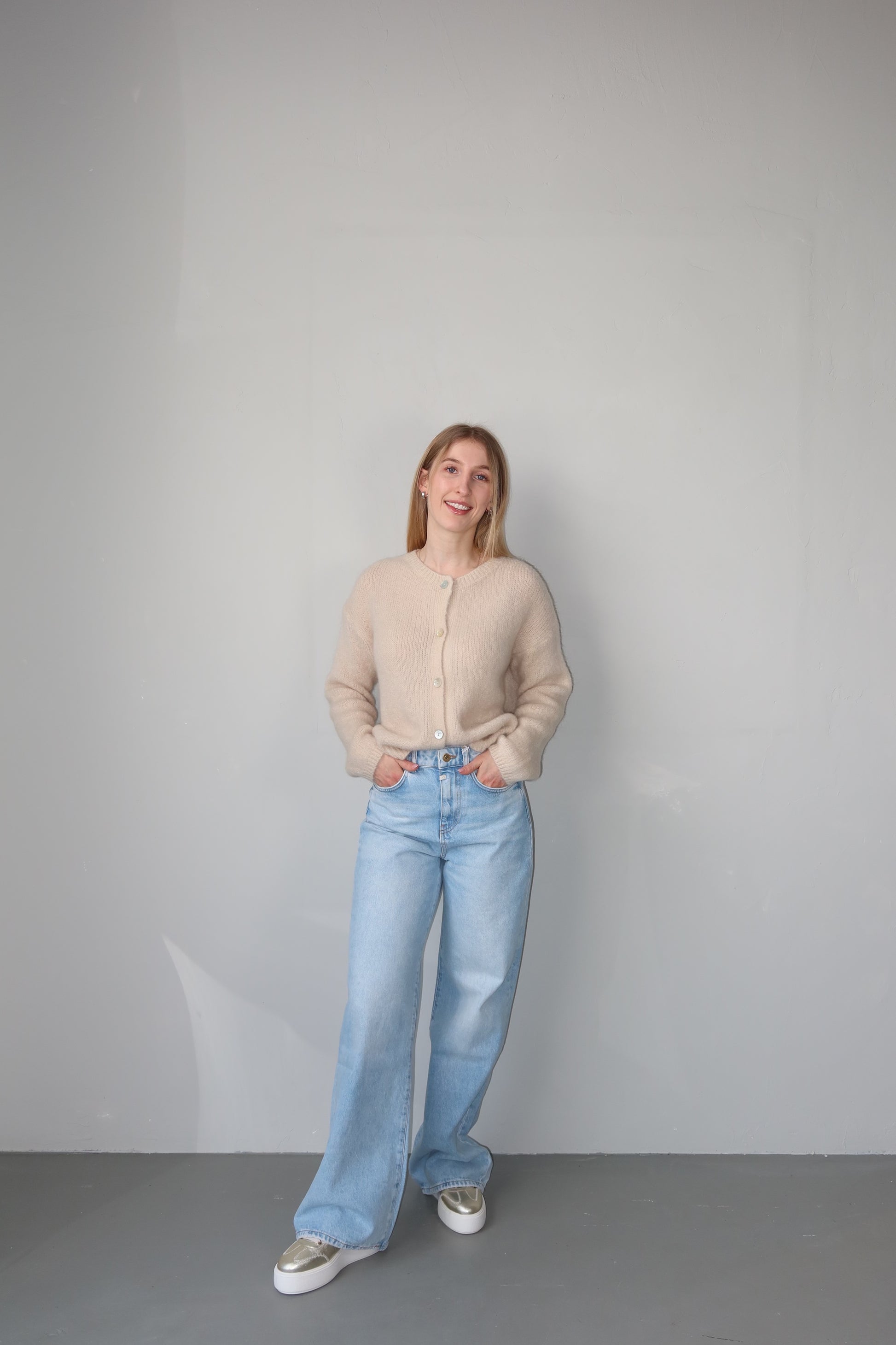 celincarolin cloud cardigan almond cream Vorderansicht