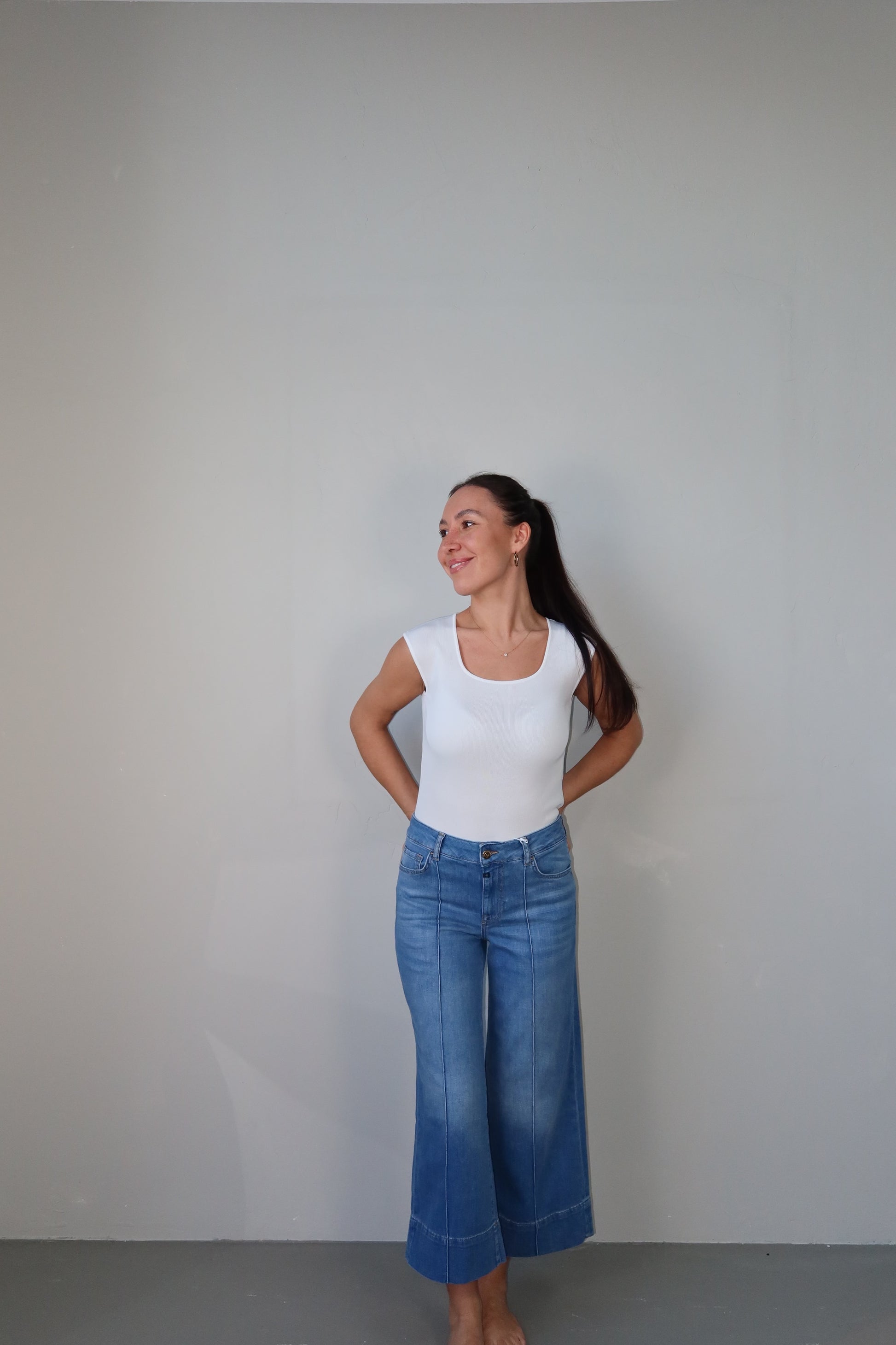 celincarolin rivera knit tee pure cloud Vorderansicht