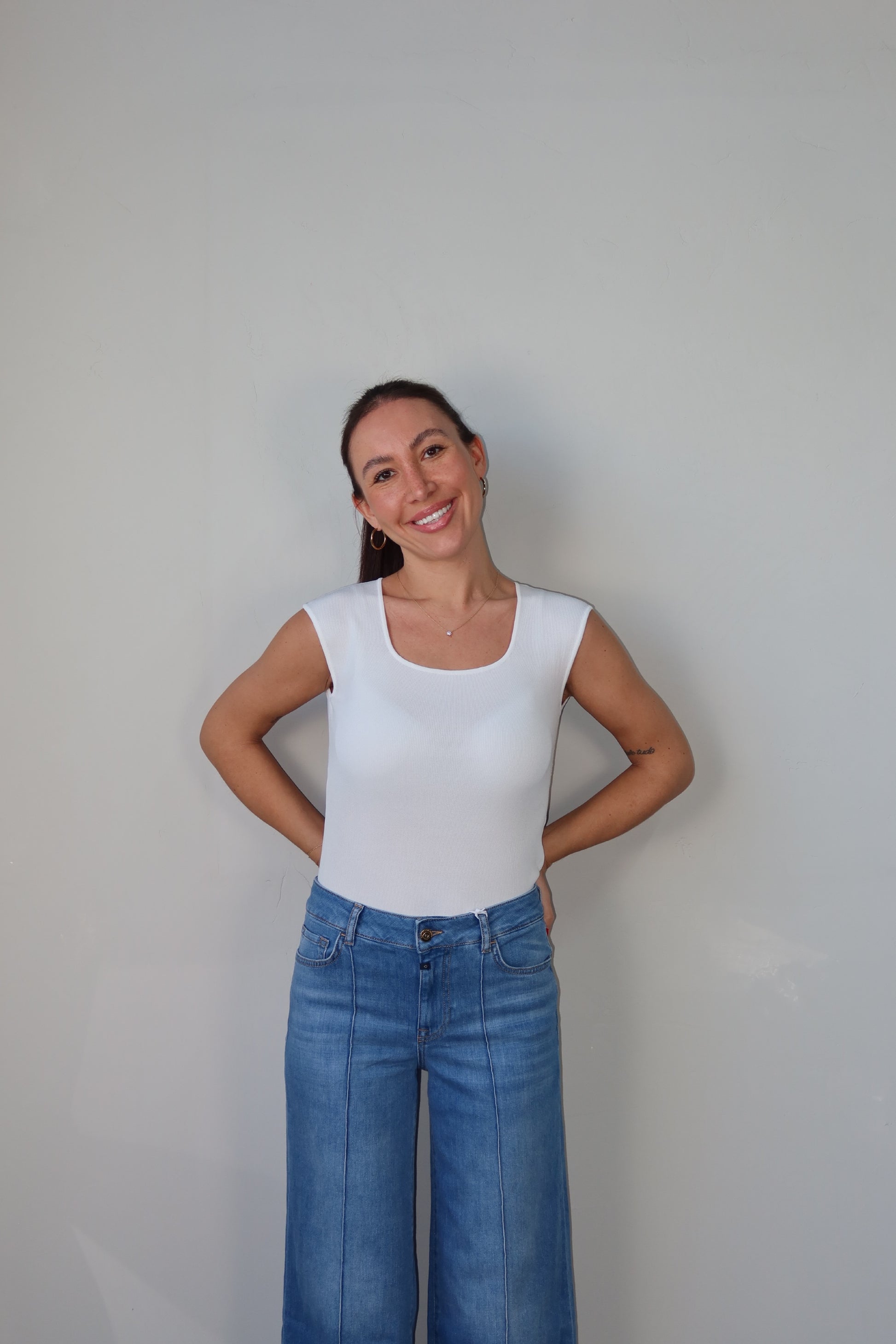 celincarolin rivera knit tee pure cloud Vorderansicht Nahaufnahme