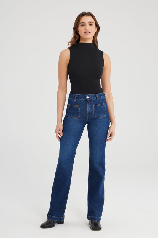 COJ Diana Bootcut Jeans in Dark Blue – Damenjeans mit ausgestelltem Bein und aufgesetzten Taschen, Vorderansicht