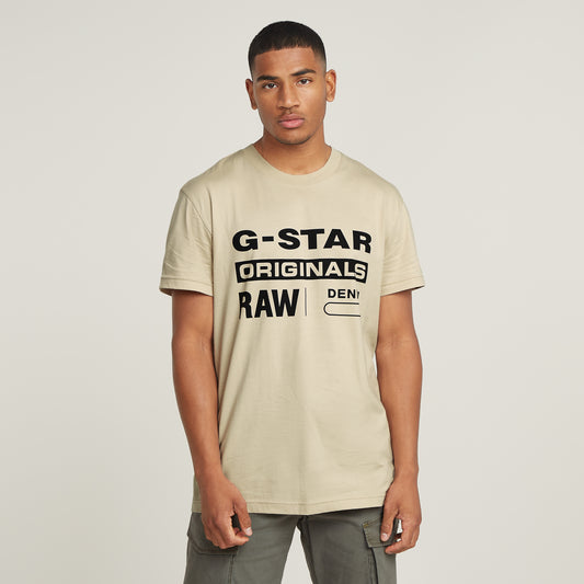 G-Star Originals T-Shirt Dark Brick – Vorderansicht mit großem G-STAR Grafikprint und Rundhalsausschnitt.