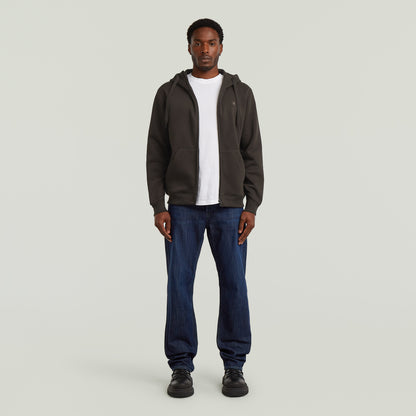 G-Star Raw Dakota Regular Straight Worn In Midnight Jeans – Modelansicht von vorne mit Hoodie