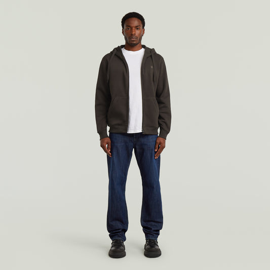 G-Star Raw Dakota Regular Straight Worn In Midnight Jeans – Modelansicht von vorne mit Hoodie