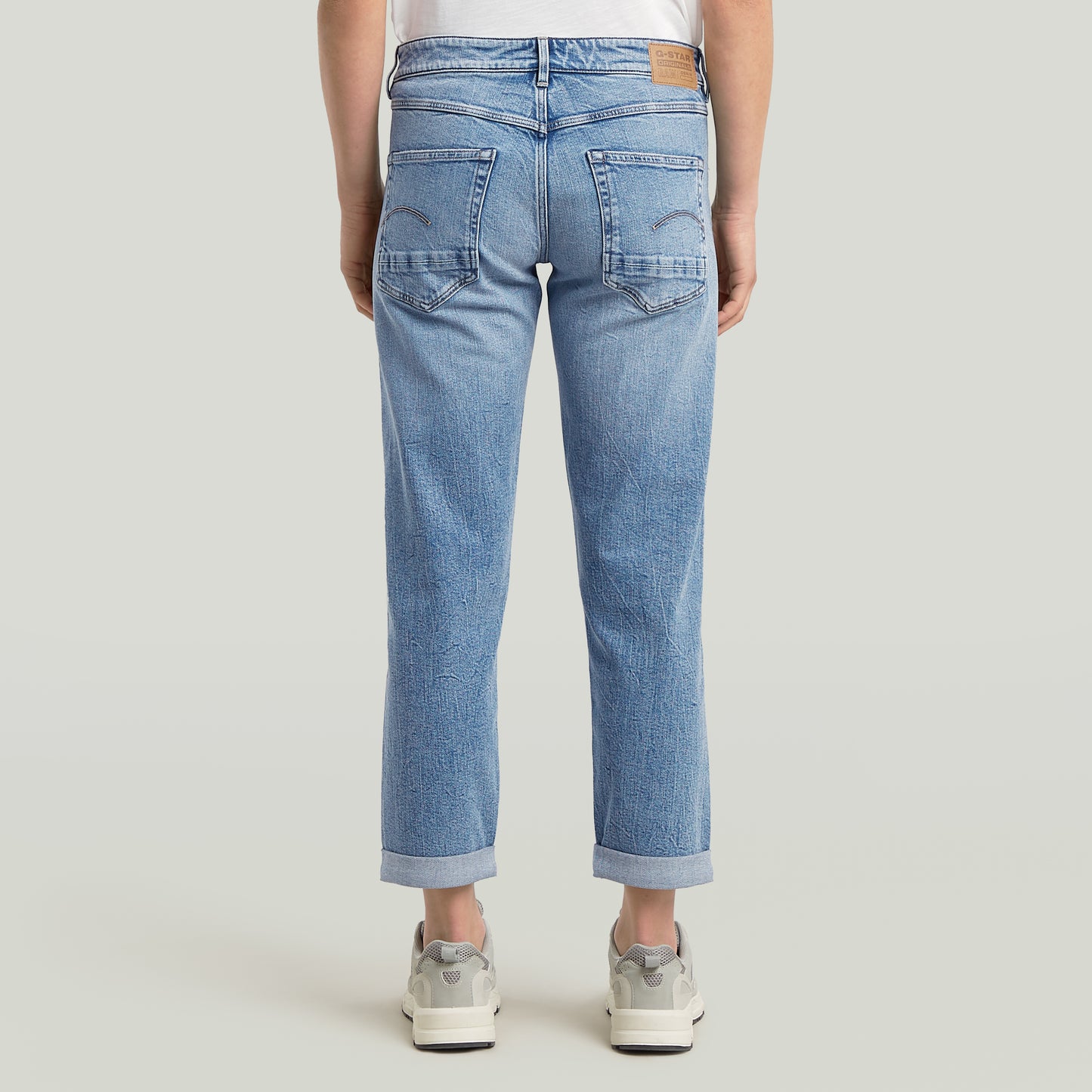 Rückansicht der G-Star Raw Kate Boyfriend Jeans in Faded Sea Point Blue – entspannter Boyfriend Fit mit umgeschlagenem Saum