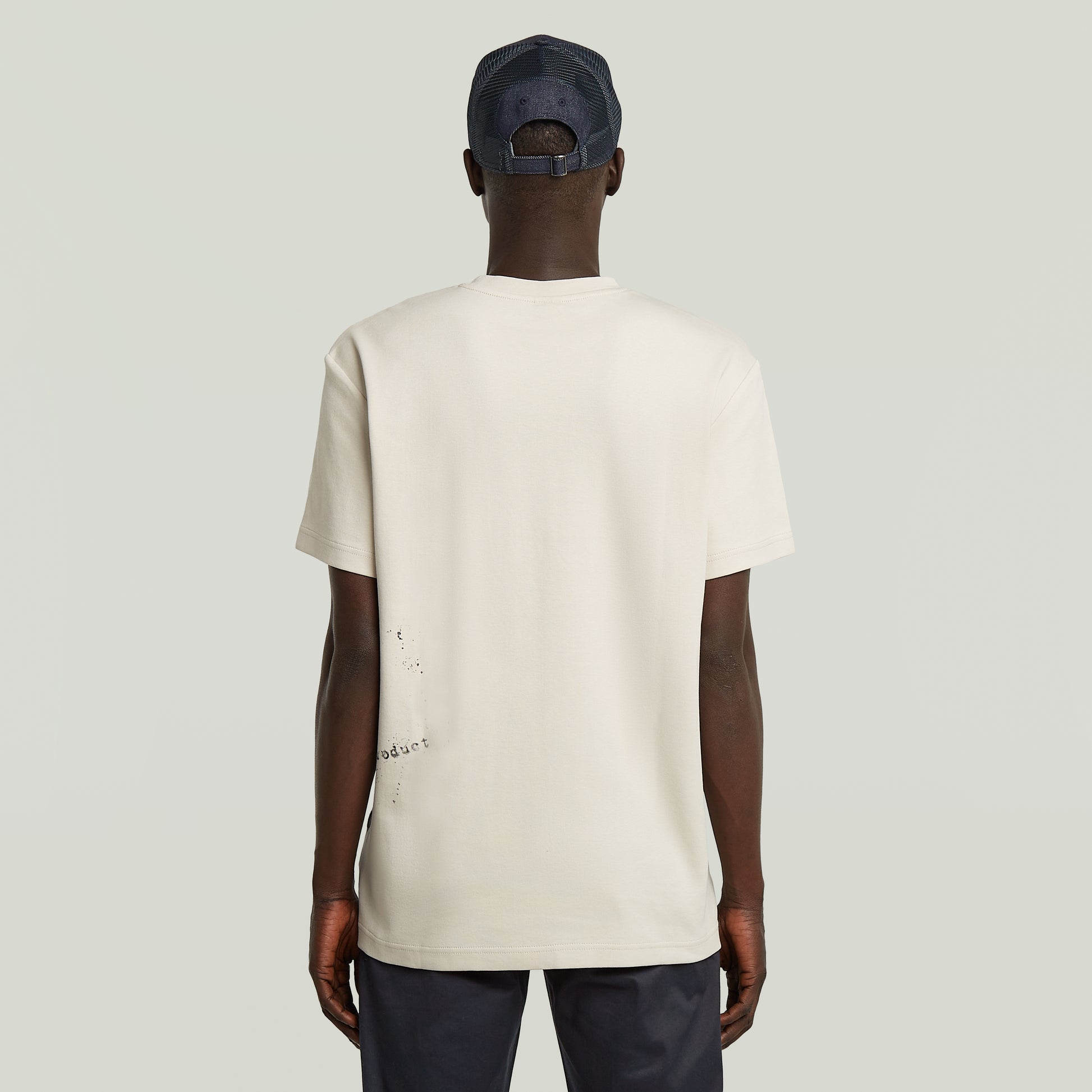 Rückansicht des G-Star Raw Sprayed T-Shirt - Whitebait in Weiß mit schlichtem Design und klassischem Rundhalsausschnitt.