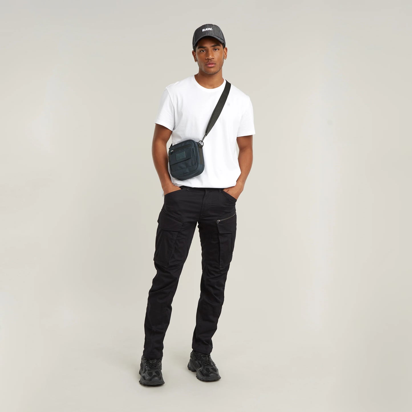 g-star-rovic-trainer-zip-3d-regular-tapered-dark-black-outfit