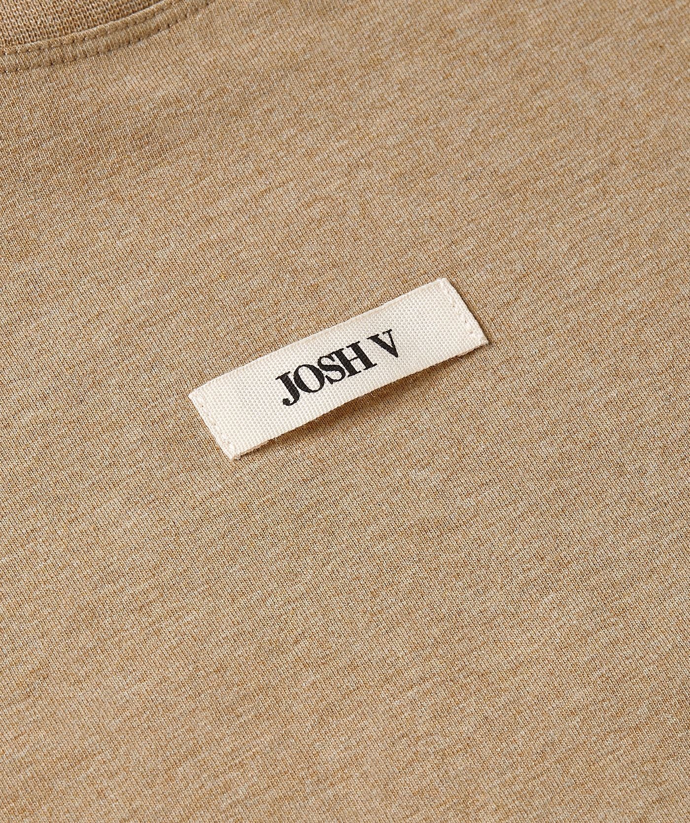 Detailansicht des Josh V Sue - Light Khaki Melange Tops mit hochwertigem Stoff und Josh V Logo-Label