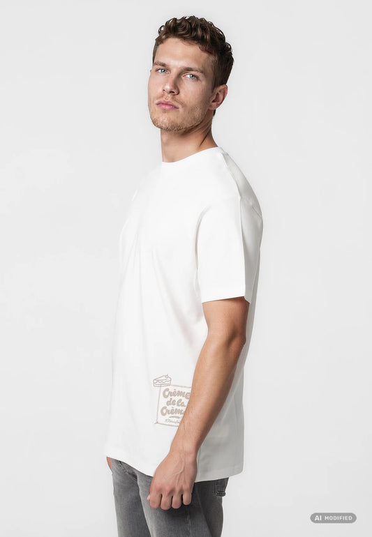 Kleinigkeit Patch De La Creme T-Shirt Offwhite – Herren T-Shirt mit seitlichem Crème de la Crème Patch